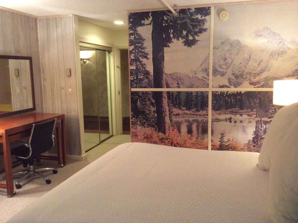 Evergreen Valley Inn Stoneham エクステリア 写真