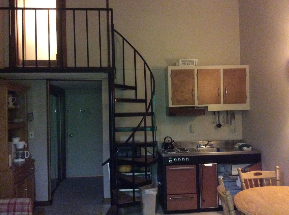 Evergreen Valley Inn Stoneham エクステリア 写真